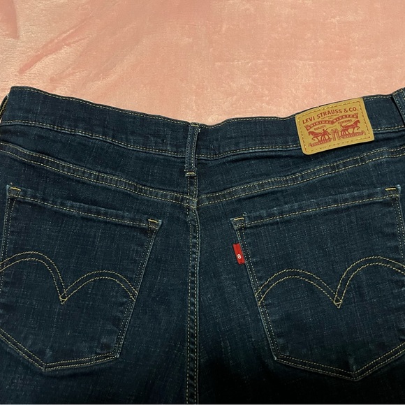 Levi's Size 14 Bootcut Dark Wash Jeans Like New! - Picture 2 of 8
